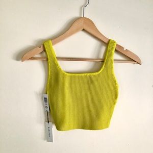 BNWT Babaton Sculpt Crop Shirt